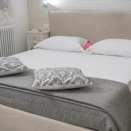 Casa Fiorita לינה וארוחת בוקר ויאסטה